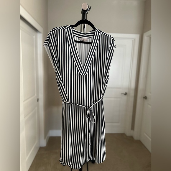 H&M Navy Blue and White Vertical Stripe V-Neck Midi Dress 16 - Picture 2 of 2